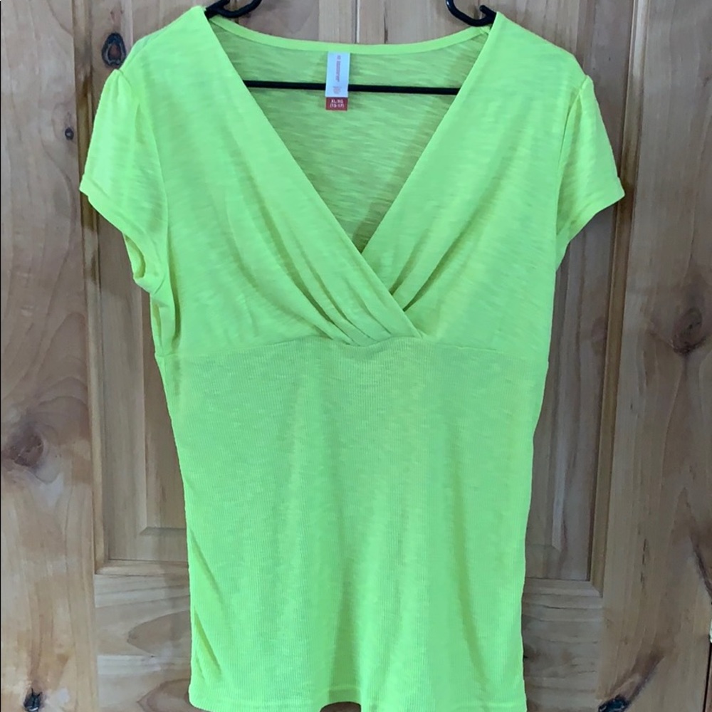 Light weight shirt. Sz Xl 15-17